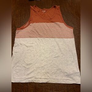 Men’s Old Navy Striped Tank Top in Rust and Gray Size Medium